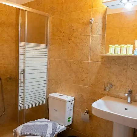 Stefanos & Zenia's Apartment2 -nydri דירה *